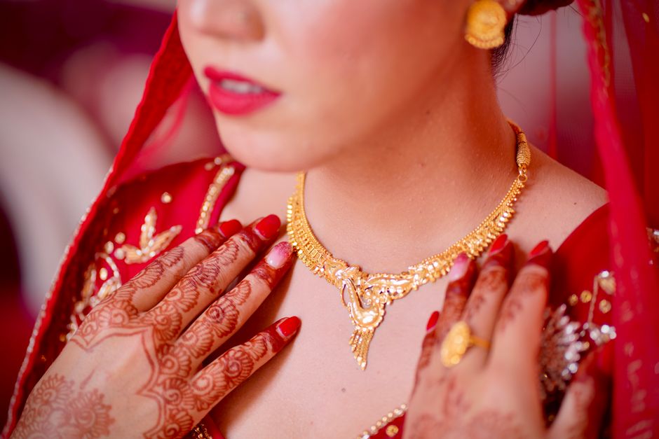 Collier porte-bague : l’allié discret en déplacement